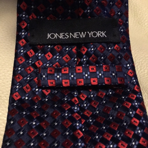 Jones New York tie handmade imported silk - Picture 3 of 4